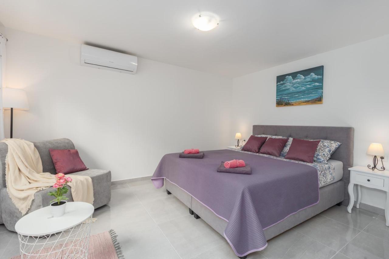 Apartment Lacea Pula Exterior photo